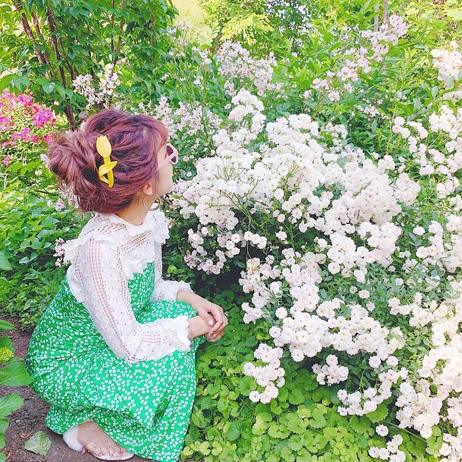 中谷愛さんのインスタグラム写真 - (中谷愛Instagram)「とってもお天気の良かった日🌹﻿﻿ お洋服の質問いただいたのでタグ付け🏷してます❤︎﻿﻿ ﻿﻿ #rosegarden﻿ ﻿ #ai__code」6月1日 20時27分 - aixox3