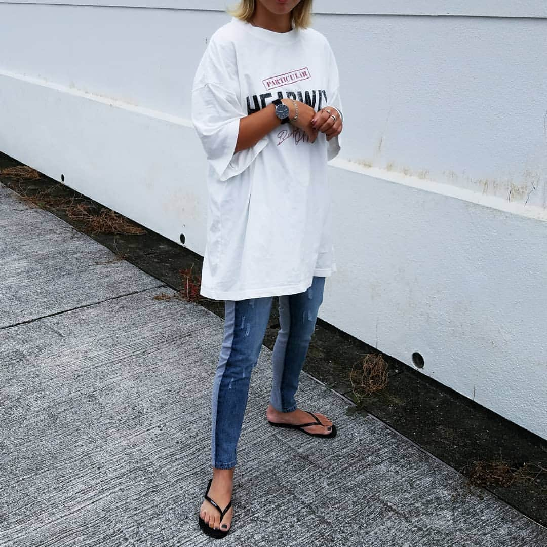 S E I K Oさんのインスタグラム写真 - (S E I K OInstagram)「✒ .  すーぱーらくちんな服🙆 .  Tee/#jeanasis  Pants/@argo_tokyo_official  Shoes/#havaianas .  パンツ ストレッチ効いてて ウエストもゴムだから めっちゃらくちん❤ . スウェット素材と 切り替えになってるよん🙆 .  #コーディネート#ママコーデ#ママファッション#ファッション#着回し#着回しコーデ #プチプラファッション#プチプラコーデ#ジーナシス#サンダル#ラフコーデ#日焼け#黒肌#カジュアル#カジュアルコーデ」6月1日 20時59分 - seco_days