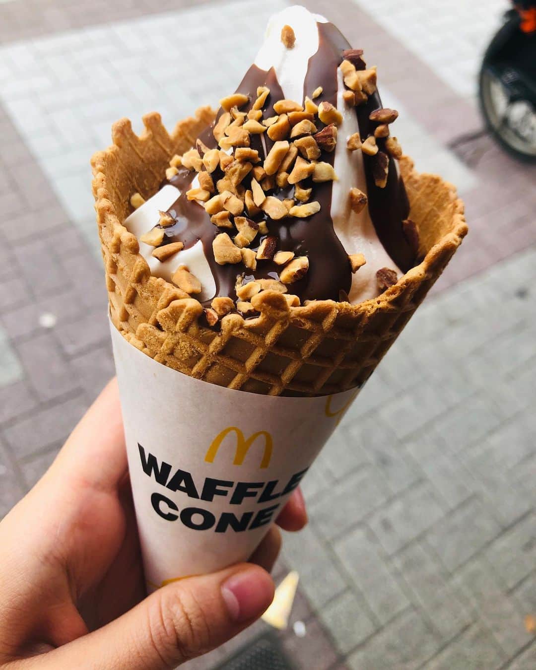 太田理恵さんのインスタグラム写真 - (太田理恵Instagram)「マックのアイス美味しかった、、ハマりそう。 ワッフルコーンだいすき。」6月1日 21時07分 - rie_ota_0622