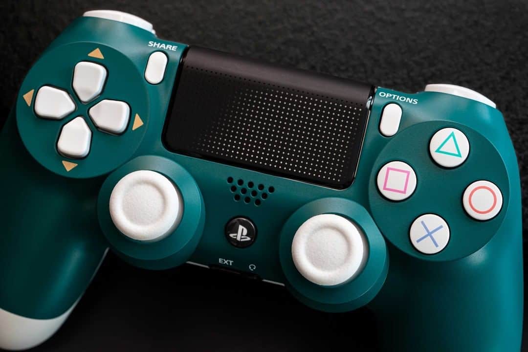 PlayStationさんのインスタグラム写真 - (PlayStationInstagram)「No need for envy – The Alpine Green DualShock 4 is available now.」6月1日 21時23分 - playstation