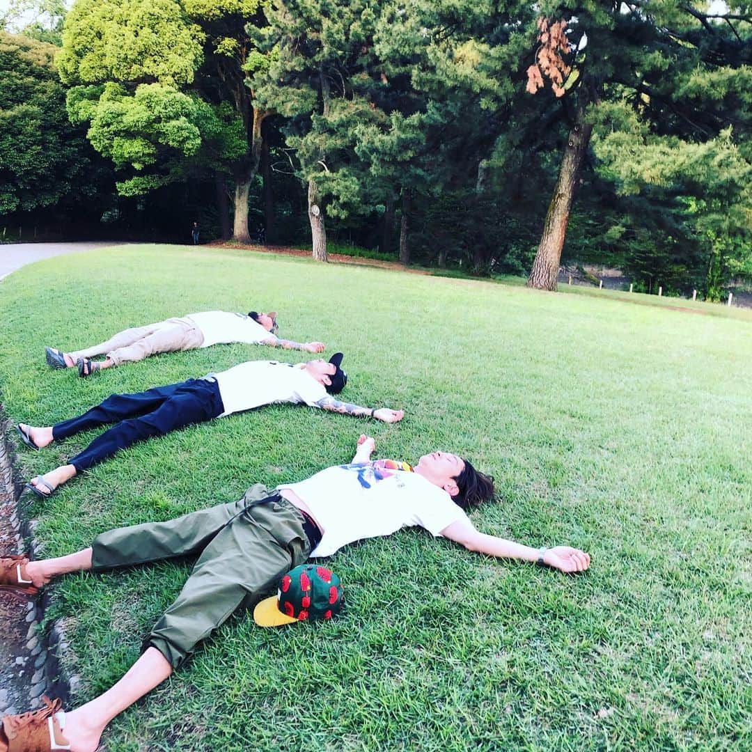 窪塚洋介さんのインスタグラム写真 - (窪塚洋介Instagram)「Super Earthing Day🌳」6月1日 21時24分 - yosuke_kubozuka