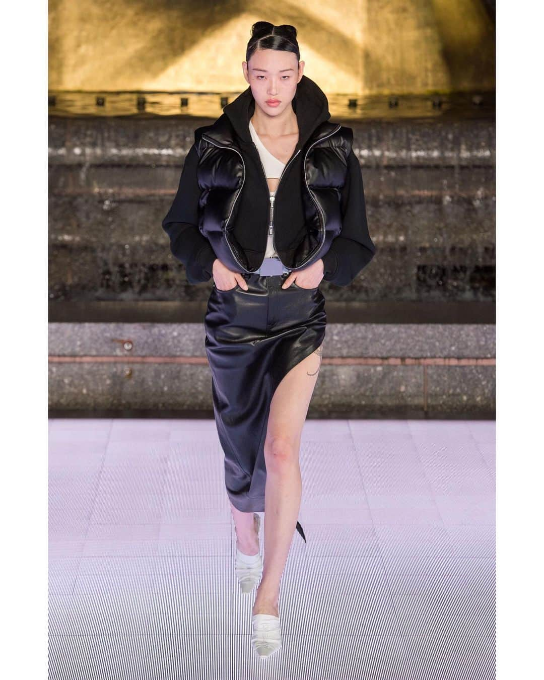 ソラ・チョイさんのインスタグラム写真 - (ソラ・チョイInstagram)「@alexanderwangny 2020SS #최소라 #sorachoi  @yg_kplus @fordmodels  @wilhelminamodels  @special_management  #AsianModel #KoreaModel」6月1日 21時43分 - sola5532