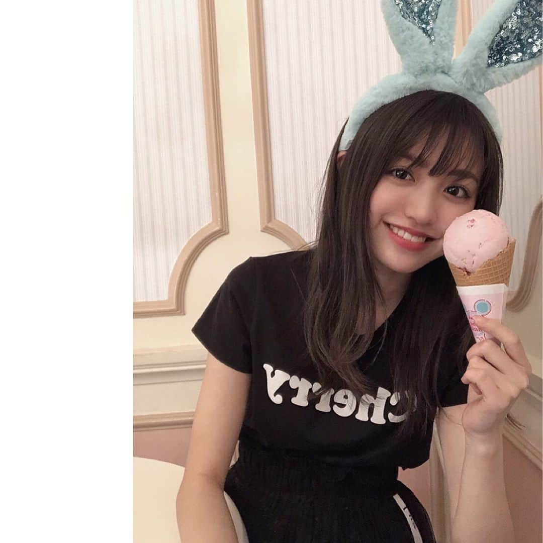 香音さんのインスタグラム写真 - (香音Instagram)「正解はこちら~🐰🍼 イースターのバニーちゃんです。 . . .  またしても、もぐもぐ。ずーっと食べていました。☺︎ . . 夢の国で食べたら全部ゼロカロリーなんだよ〜て。 . ＃TシャツちゃっかりCherryです🍒#easter」6月1日 21時43分 - kanon420_official