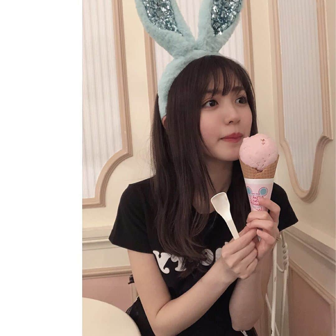 香音さんのインスタグラム写真 - (香音Instagram)「正解はこちら~🐰🍼 イースターのバニーちゃんです。 . . .  またしても、もぐもぐ。ずーっと食べていました。☺︎ . . 夢の国で食べたら全部ゼロカロリーなんだよ〜て。 . ＃TシャツちゃっかりCherryです🍒#easter」6月1日 21時43分 - kanon420_official