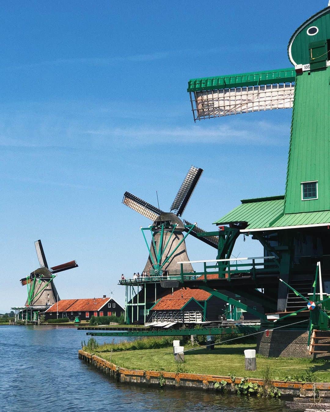 葉晟睿さんのインスタグラム写真 - (葉晟睿Instagram)「Zaanse Schans ⠀ ⠀ ⠀ ⠀ ⠀ ⠀ ⠀ ⠀ ⠀ ⠀ #kalvintravel🇳🇱 ⠀ ⠀ ⠀ ⠀ ⠀ ⠀ ⠀ ⠀ ⠀ #kalvintravel ⠀ ⠀ ⠀ ⠀ ⠀ ⠀ ⠀ ⠀ ⠀ The iconic windmills」6月1日 21時55分 - kalvin.yeh