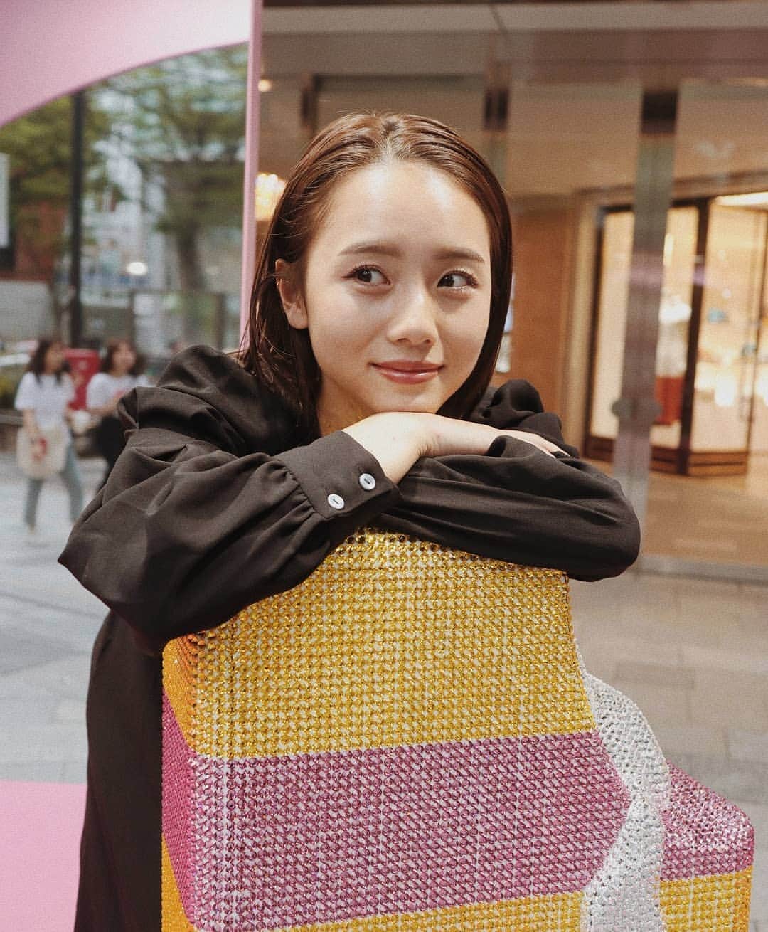 のインスタグラム：「SWAROVSKIのポップアップイベントにお邪魔してきました♡　@SWAROVSKI . . Summerコレクション 私の大好きなアイスがたくさんで かわいかったよ～🍦❤️ . 着けてるイヤリングも Summerコレクションだよ😊 カジュアルでデイリー使いしやすい アイテムが多かったよ～◎ . 6/1-6/23まで表参道ヒルズで ポップアップしてるよ！ 6/13まではメインエントランスに 特設フォトブースもあるから みんなもキラキラアイスと 写真撮ってみてね📷🍦 . . #SWAROVSKI#PR#followyourdesires#summer#icecream#ジュエリー#スワロフスキー表参道 #スワロフスキージュエリー」