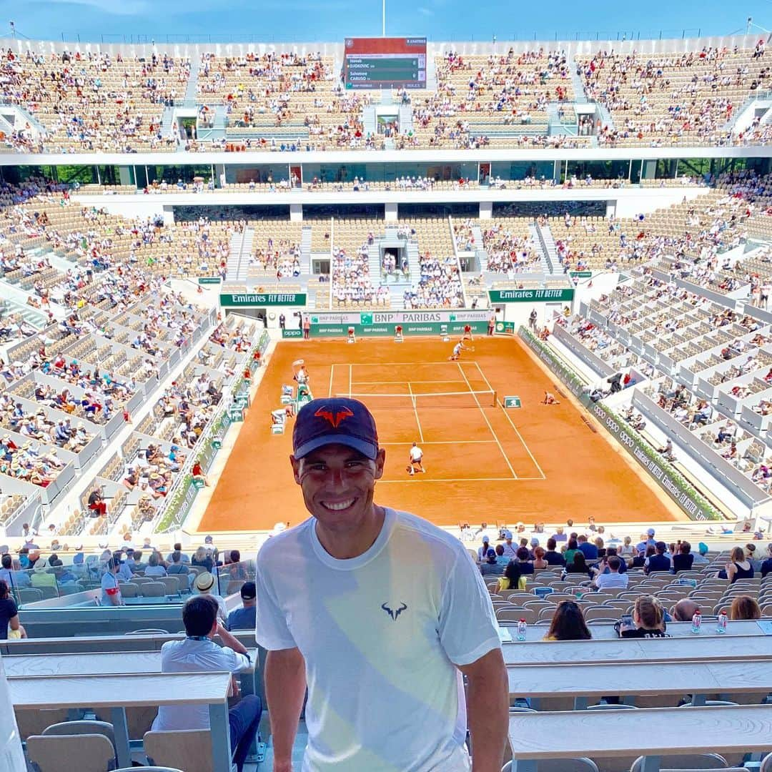 ラファエル・ナダルさんのインスタグラム写真 - (ラファエル・ナダルInstagram)「J’aime tellement ce court!!!! #rolandgarros #philippechatrier #vamos @rolandgarros」6月1日 22時20分 - rafaelnadal