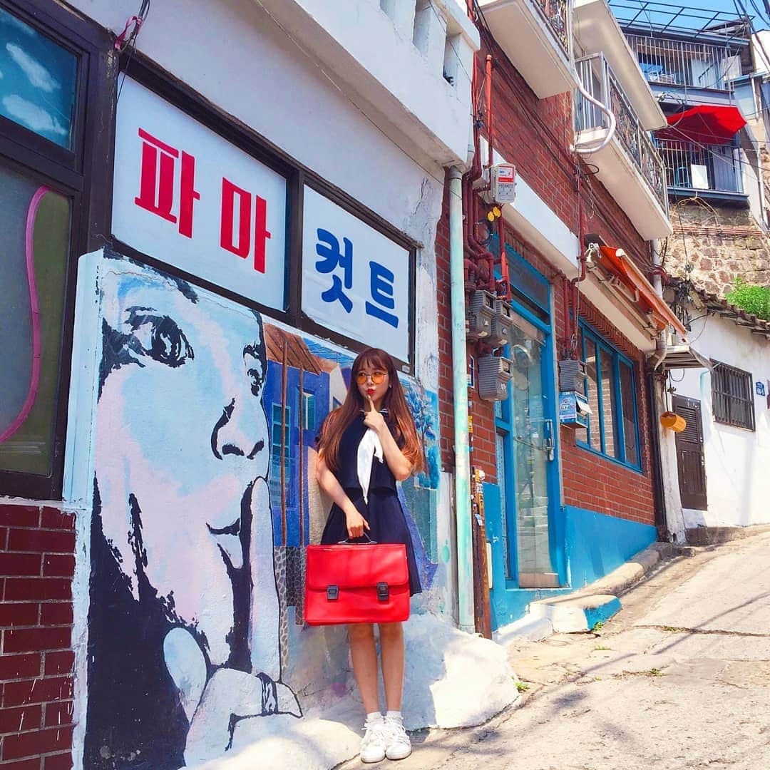 ウェイ のインスタグラム：「파마 컷트 ⁉️ 🐥 ❤」