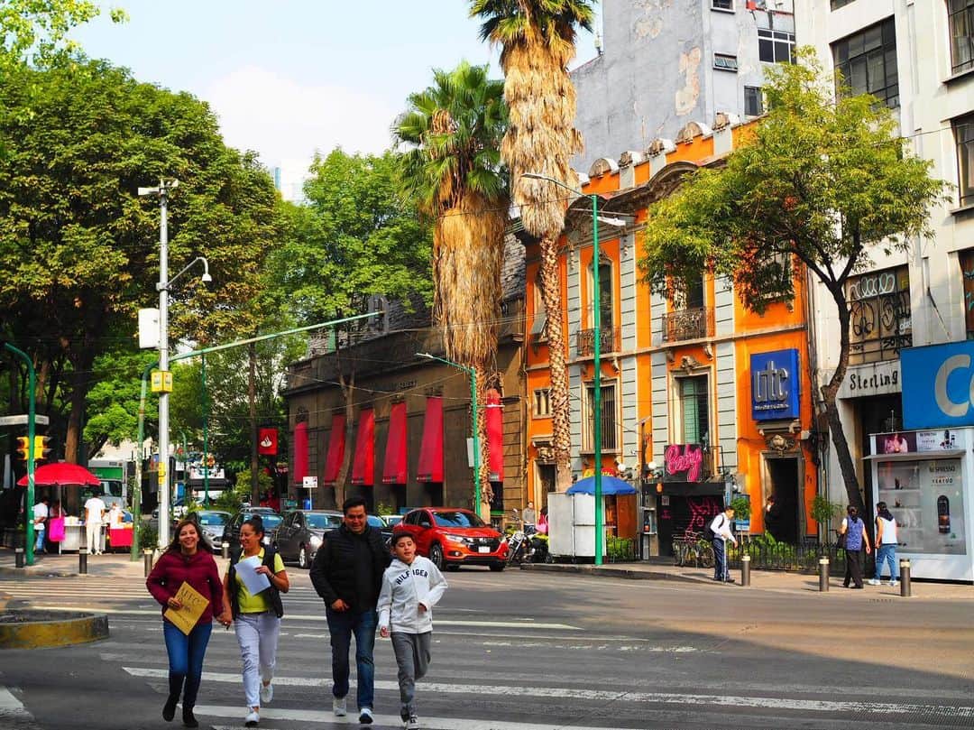 野村祐希さんのインスタグラム写真 - (野村祐希Instagram)「街全体が良すぎて 写真撮るのが面白すぎて カメラにハマりかけている📸  楽し✨  #olympus #olympspen #mexico #メキシコ #カメラ」6月2日 8時15分 - yuknmr