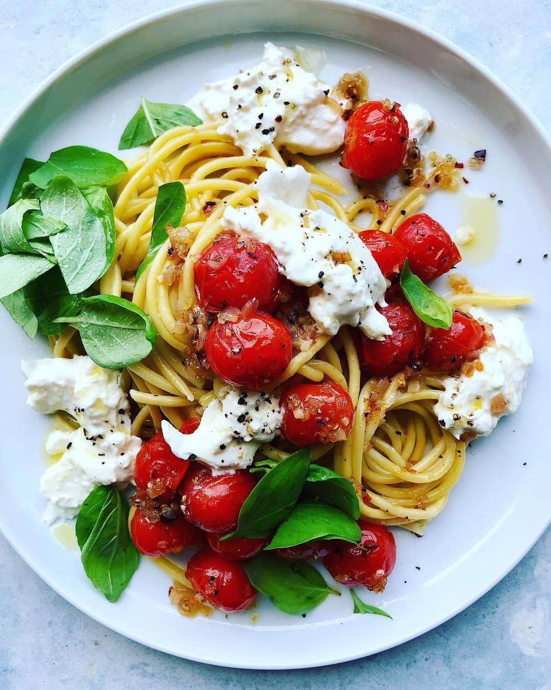 ケイラ・アイトサインズさんのインスタグラム写真 - (ケイラ・アイトサインズInstagram)「This is MY kind of ‘comfort food’ 😍🙌🏼. For all the ladies who think comfort food = junk food. Think again. For me, comfort food is any food which makes you feel full, happy and ENERGISED. Ladies, which food makes YOU feel this way? Comment below!! ⁣ ⁣ www.kaylaitsines.com/app ⁣ @coopercairns」6月2日 8時32分 - kayla_itsines