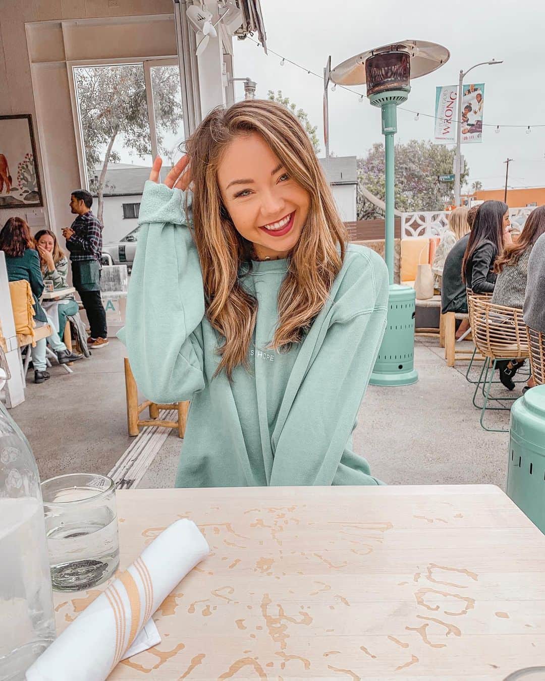 Meredith Fosterさんのインスタグラム写真 - (Meredith FosterInstagram)「She buys me tacos and tequila」6月2日 8時40分 - meredithfoster