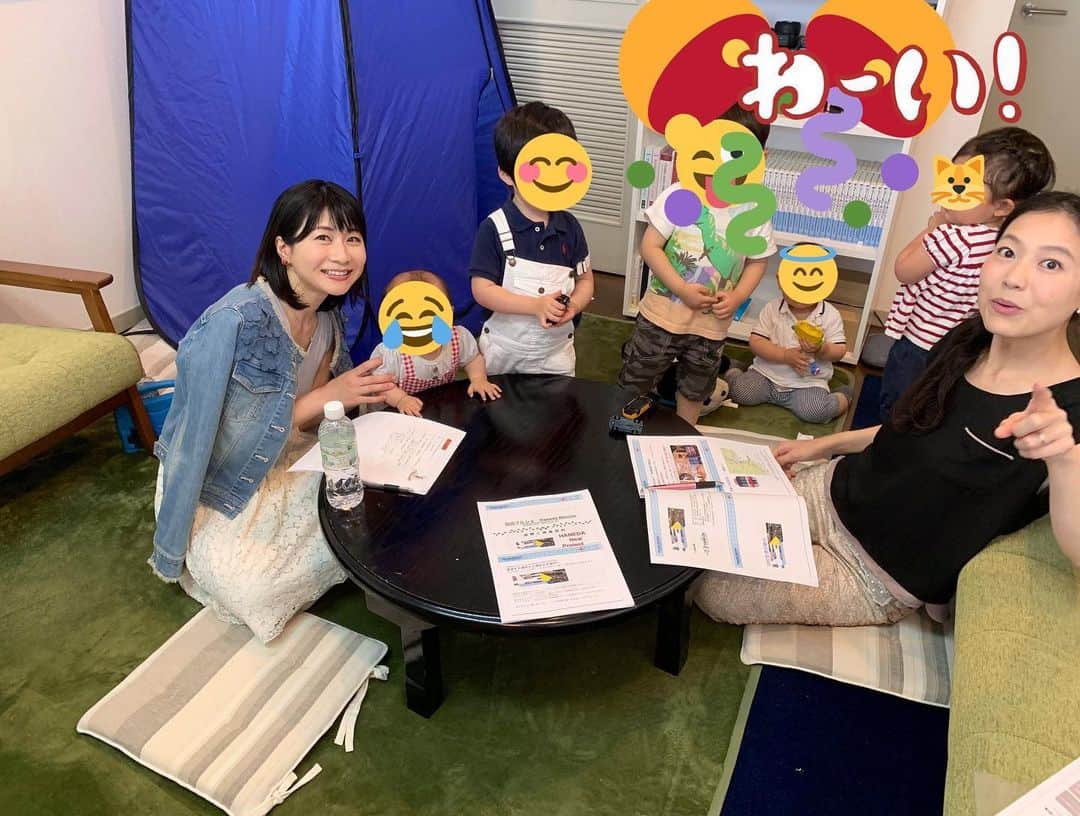女子アナ47さんのインスタグラム写真 - (女子アナ47Instagram)「女子アナ47、一大プロジェクトの説明会1日目。 やっとみんなで始動できることに喜びも一入です。 地方在住メンバーとは、テレビ電話つないで共有しています！ 本日も午前と午後！！みんなで頑張ります！子連れでも会議に参加していただけるよう簡易的にキッズスペース作りましたが、0〜2歳児の元気の良さは凄まじいww 子どもたちにも頑張ってもらいつつ、頑張ります＾＾ #女子アナ47 #一大プロジェクト #アナウンサー #キャスティング #司会 #MC #東京 #会議 #女子会 #ママ会 #女子アナ #女子アナウンサー #地方創生 #地方創生アナウンサー #地域活性化 #japanese #announcer #フリーアナウンサー #地方局 #47都道府県 #東京 #cheering #定例会 #mtg #キッズスペース #ワーママ #ワーキングマザー #ワーキングママ」6月2日 8時52分 - jana47com