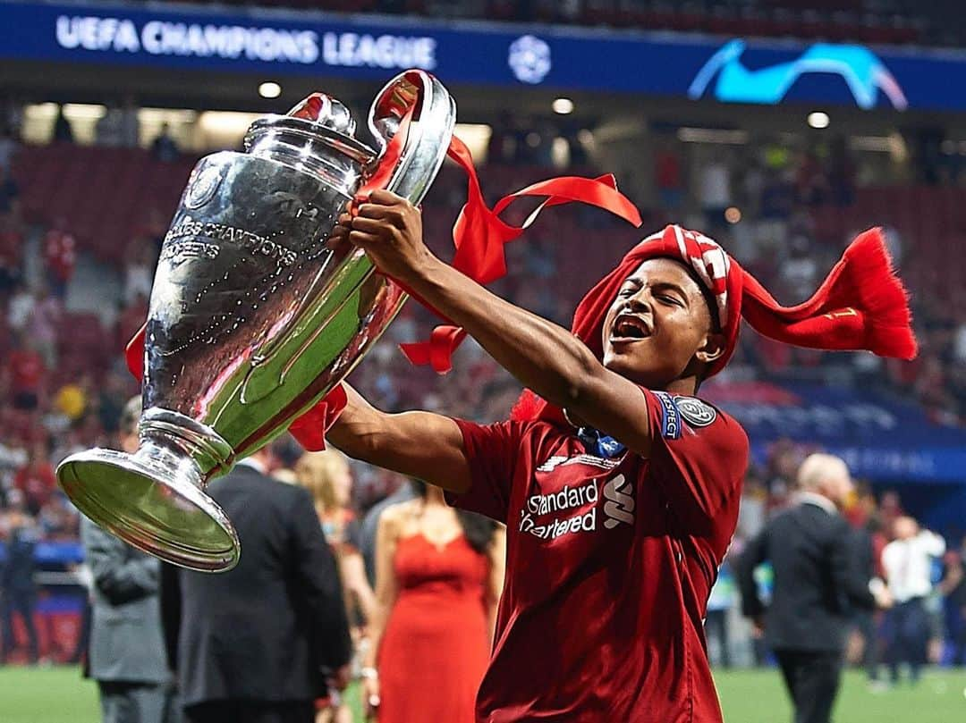 リアン・ブリュースターさんのインスタグラム写真 - (リアン・ブリュースターInstagram)「Dreams to a reality! 🏆🏆🏆🏆🏆🏆」6月2日 8時47分 - rhianbrewster