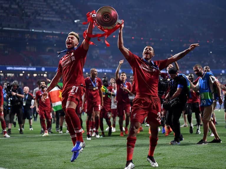 リアン・ブリュースターさんのインスタグラム写真 - (リアン・ブリュースターInstagram)「Dreams to a reality! 🏆🏆🏆🏆🏆🏆」6月2日 8時47分 - rhianbrewster