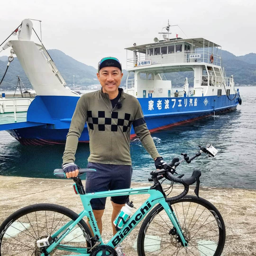 前園真聖さんのインスタグラム写真 - (前園真聖Instagram)「愛媛の島を巡る自転車旅🚴‍♂️ #ゆめしま街道 #前園真聖しこく絶景たび  #家老渡フェリー #前園真聖」6月2日 9時07分 - maezono_masakiyo