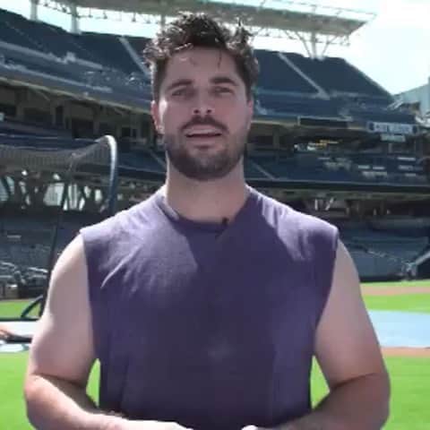 エリック・ホズマーのインスタグラム：「Took on the #CrackCancer challenge today with the boys to raise awareness for pediatric brain cancer. Next up: @moosetacos8 and the @brewers!」