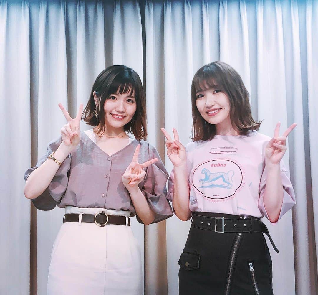 のぐちゆりのインスタグラム：「#リリスパ 師弟お渡し会part2🥰 ツイッターとは違うお写真を〜！！ 3部ありましたが、本当にあっという間でした！ 皆さんが 3月のイベントの感想や、個々の嬉しい出来事を報告してくれたり、他愛のない話ができたり… リリスパだからこそ、のんびーり あたたかいお渡し会になったのではないかと思っています！！ また会えると信じて…！ 本当にありがとうございました😊🌙 髪型〜〜〜！！！オソロだねぇ〜〜〜♡！ と言ってくださったうちだししょー🥰 最高の師匠です👓💓 #はつごえ に負けないくらい 絆が深まってる気がしてます！！へへ！」