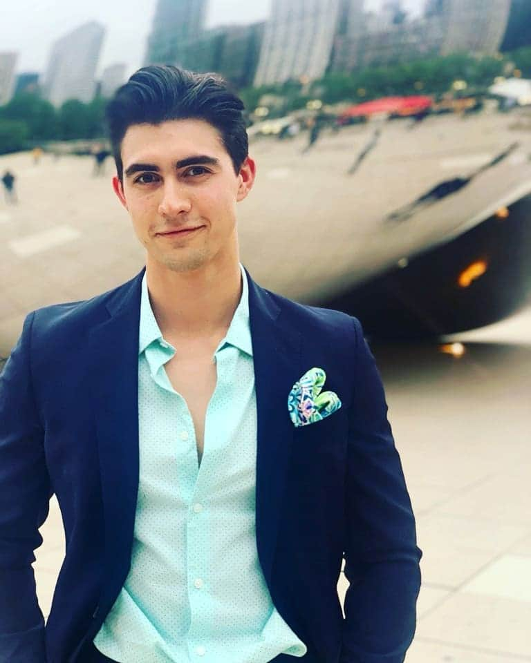 アレックス・ブノワさんのインスタグラム写真 - (アレックス・ブノワInstagram)「Seafoam forever ✌ (Featuring pocket square I made 3 hours earlier)」6月2日 1時08分 - alexbenoit95