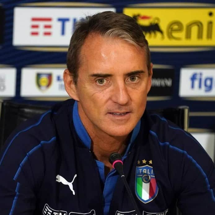 サッカーイタリア代表さんのインスタグラム写真 - (サッカーイタリア代表Instagram)「#Nazionale 🇮🇹 🗣 #Mancini: “Abbiamo tanti #giovani e con loro possiamo fare molta strada”  L'articolo 👉🏻 www.figc.it  Primo giorno di raduno a #Coverciano per gli #Azzurri in vista delle due gare di qualificazione a #Euro2020 🇪🇺 contro la #Grecia 🇬🇷 e la #Bosnia 🇧🇦Erzegovina.  #EuropeanQualifiers #VivoAzzurro」6月2日 1時48分 - azzurri