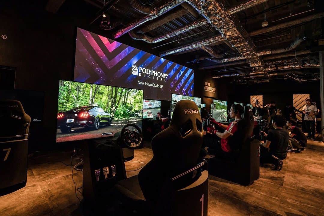 のインスタグラム：「Opening party new Polyphony Studio Tokyo. Absolutely stunning facilities! Congratulations おめでとうございます！In such a difficult personal moment I knew It was worth to come to visit my second family. Thank you to all Polyphony family specially Yamauchi-San for your warm welcome and kindness. #GranTurismo #Polyphony #myfamily 🙏」