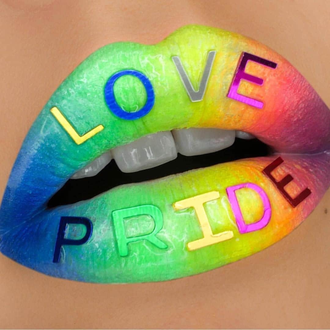 NYX Cosmeticsさんのインスタグラム写真 - (NYX CosmeticsInstagram)「We’re celebrating #PROUDARTISTRYFORALL allllll month long 💃🌈 Tag us in your #pride looks for a chance to be reposted 😘 || #regram @shelingbeauty #nyxcosmetics #nyxprofessionalmakeup #crueltyfreebeauty」6月2日 2時00分 - nyxcosmetics