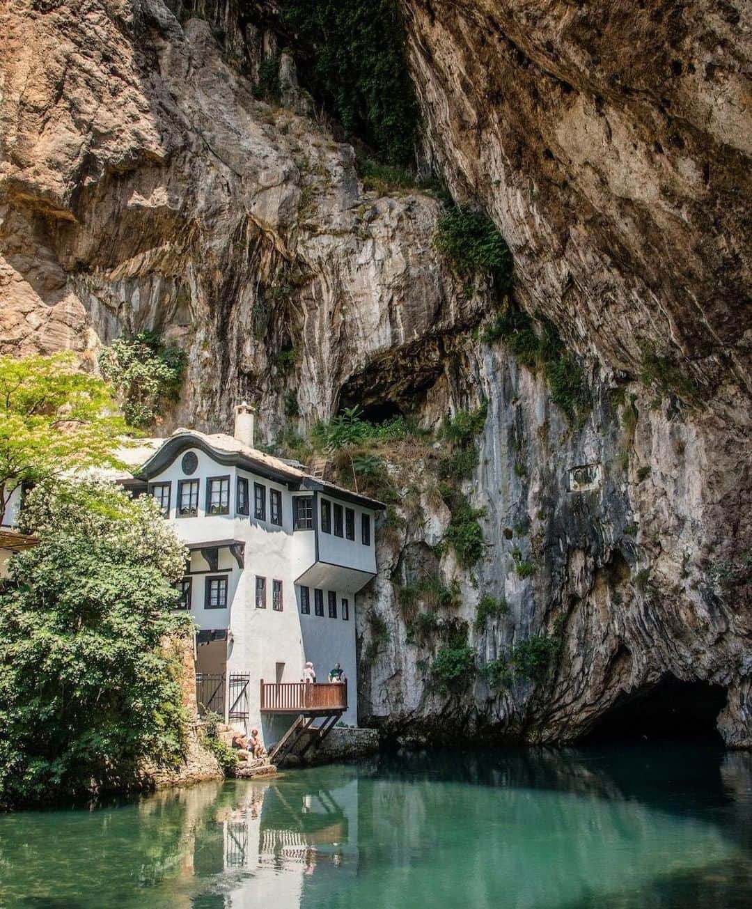 Lonely Planetさんのインスタグラム写真 - (Lonely PlanetInstagram)「'My favourite thing about road trips is being able to track down hidden gems, like this monastery in #Blagaj, #Bosnia and Hercegovina, just outside of #Mostar. More than 600 years ago it was built into the base of a cliff over the river Buna, and remains perfectly preserved despite the many rock slides it's faced over the centuries.' – @globeguide -- Tap the link in our bio to see why #Hercegovina is one of our top destinations to visit in 2019! #BestinEurope #lpinstatakeover」6月2日 2時00分 - lonelyplanet