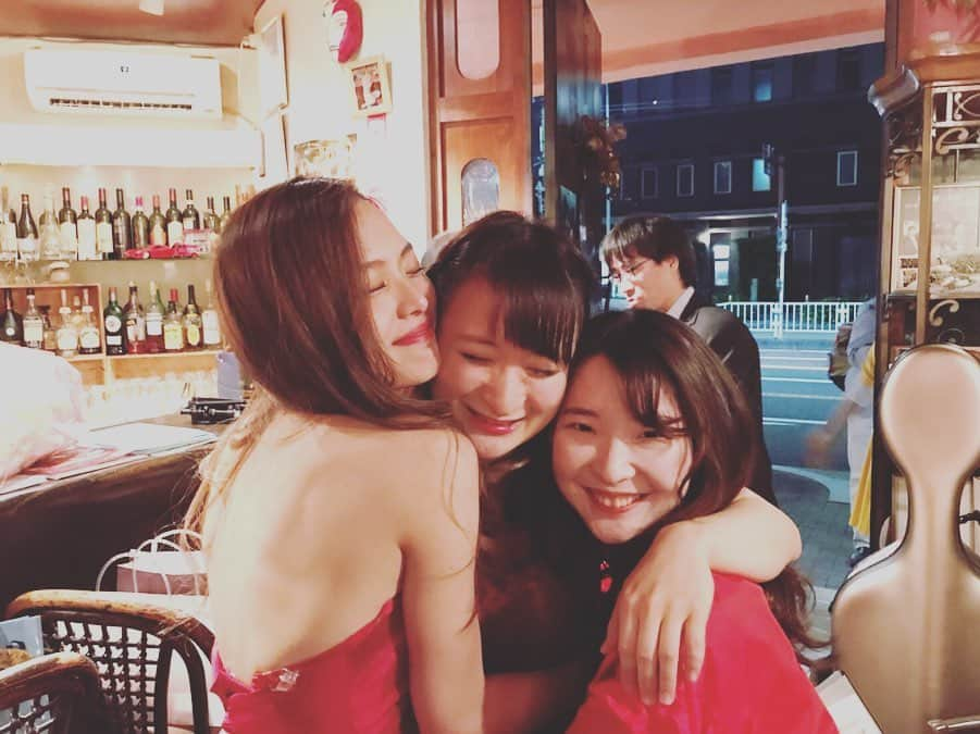 苅谷なつみさんのインスタグラム写真 - (苅谷なつみInstagram)「なつカルだいすき💕✨ @natsuquartet  #なつカル #カルテット #ドレスコード #赤 #ヴァイオリニスト #名古屋 #生演奏 #violinist #quartetto #dress #onepiece #birthday #japanesegirl」6月2日 2時03分 - natsumi_kariya