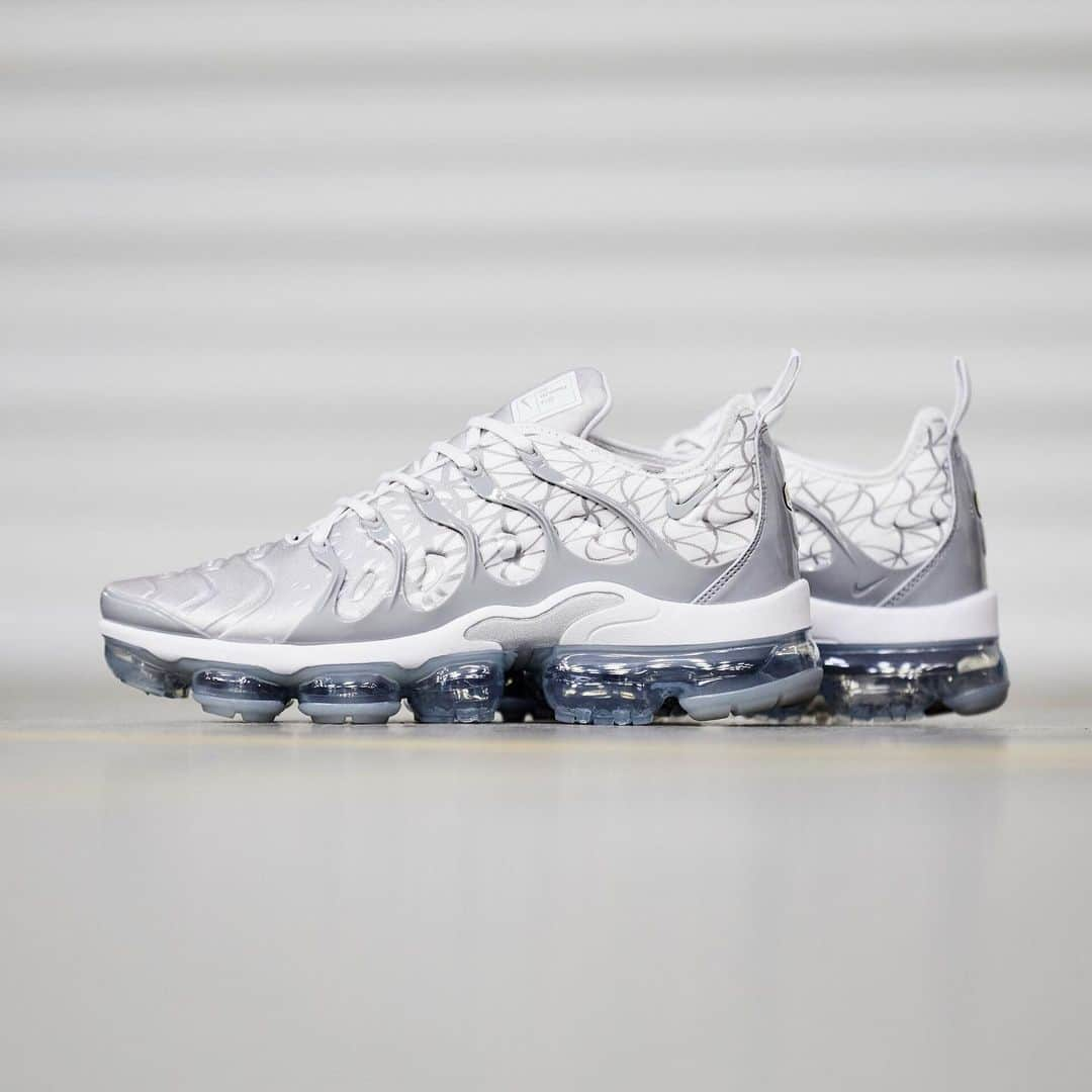 FOOTASYLUMさんのインスタグラム写真 - (FOOTASYLUMInstagram)「Walking on air. The @nikesportswear Air VaporMax Plus in White/Metallic Silver/Wolf Grey. Grab your pair now. - - - #WeAreFootasylum #footasylum #nike #vapormax」6月2日 2時06分 - footasylum