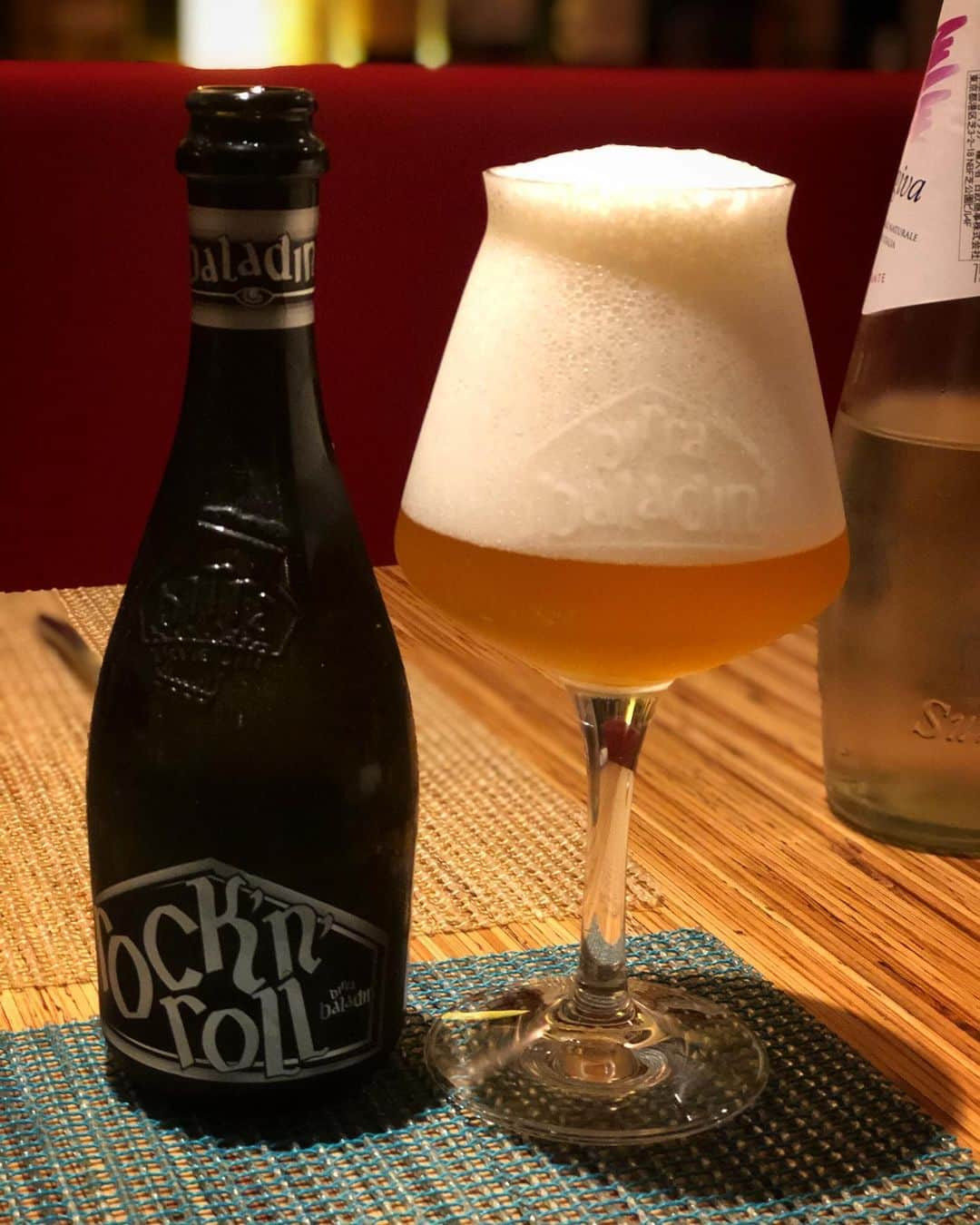 尾崎愛のインスタグラム：「最近はイタリアンでも1杯目はビール😅🍺 イタリア初のクラフトビールメーカー、バラデンのロックンロール🤘胡椒の風味がピリッとスパイシー！ #ペペロッソ #三軒茶屋 #イタリアン #レストラン #ディナー #ビール #クラフトビール #バラデン #お酒 #グルメ #美味しい #craftbeer #beer #alcohol #photooftheday」