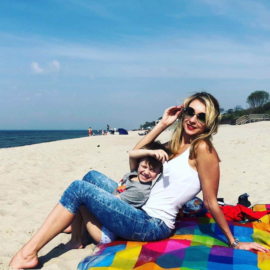 ナタリア・イーシェンコのインスタグラム：「С Днём защиты детей!❤️Пусть у них будет всё #счастье #здоровье #любовь #удача #благополучие #радость #мир 🕊✨」
