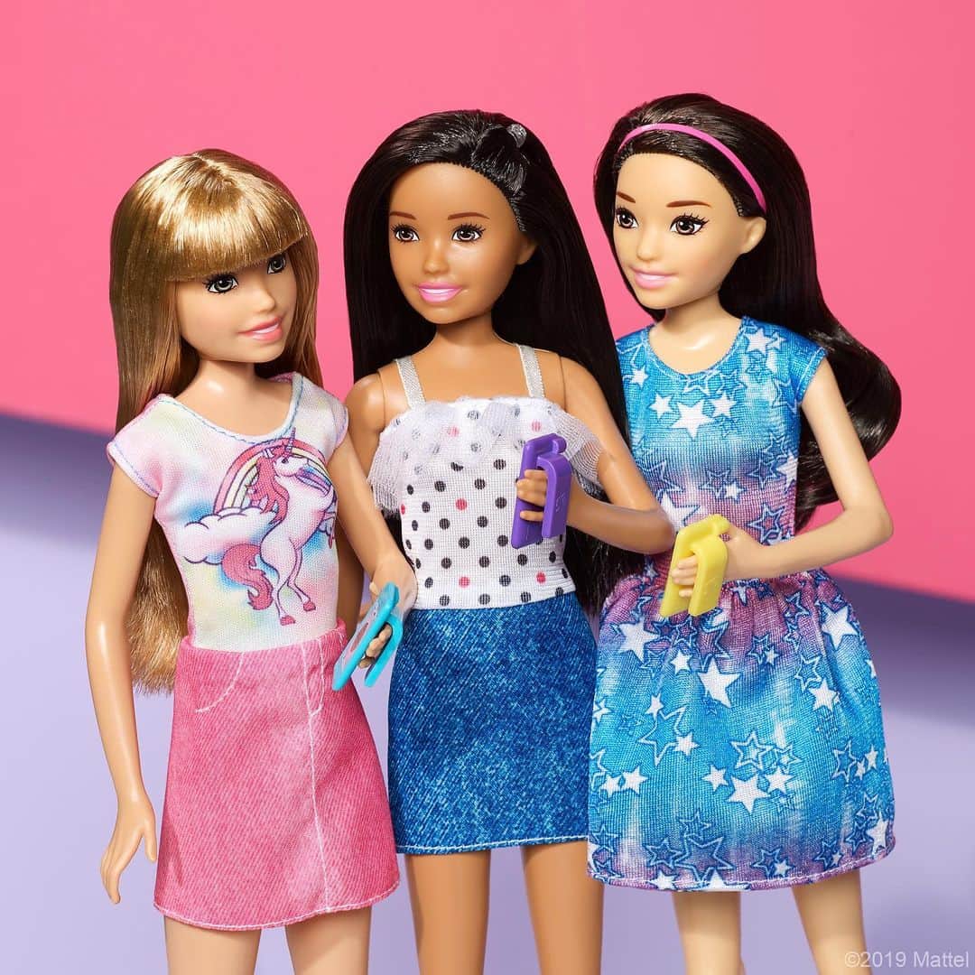 バービーさんのインスタグラム写真 - (バービーInstagram)「It’s cool to be kind! ✌⁣ ⁣ Your voice is a powerful tool! To celebrate #SaySomethingNiceDay, take a moment today to phone a friend and share a word of encouragement. #Barbie」6月2日 2時41分 - barbie