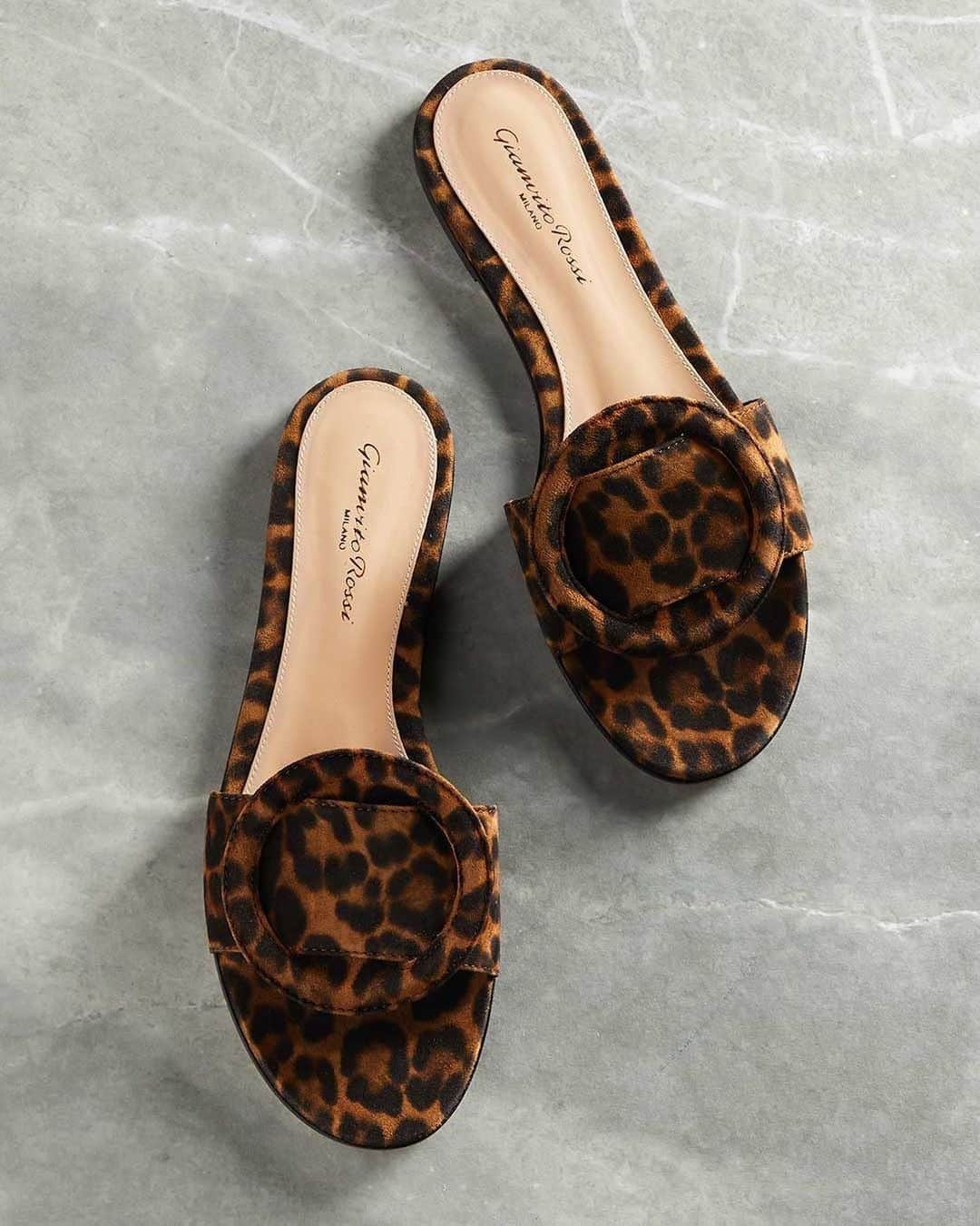MATCHESFASHION.COMさんのインスタグラム写真 - (MATCHESFASHION.COMInstagram)「Ground your look in classic Italian glamour, courtesy of @gianvitorossi’s leopard-print slides. Hit the link in bio for more new-season sandals.」6月2日 2時50分 - matches