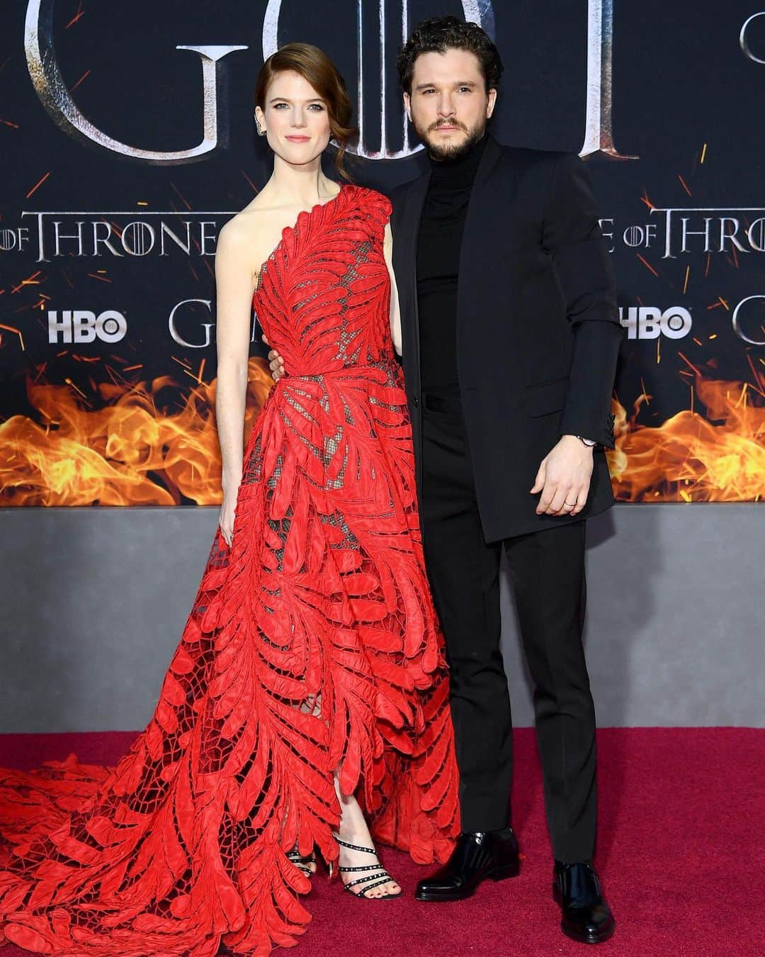 E! Onlineさんのインスタグラム写真 - (E! OnlineInstagram)「#GameofThrones' Rose Leslie is sticking by her husband's side while he puts his mental health first. Link in bio for how she's been "extremely supportive" of Kit during this difficult time. (📷: Getty Images)」6月2日 3時04分 - enews