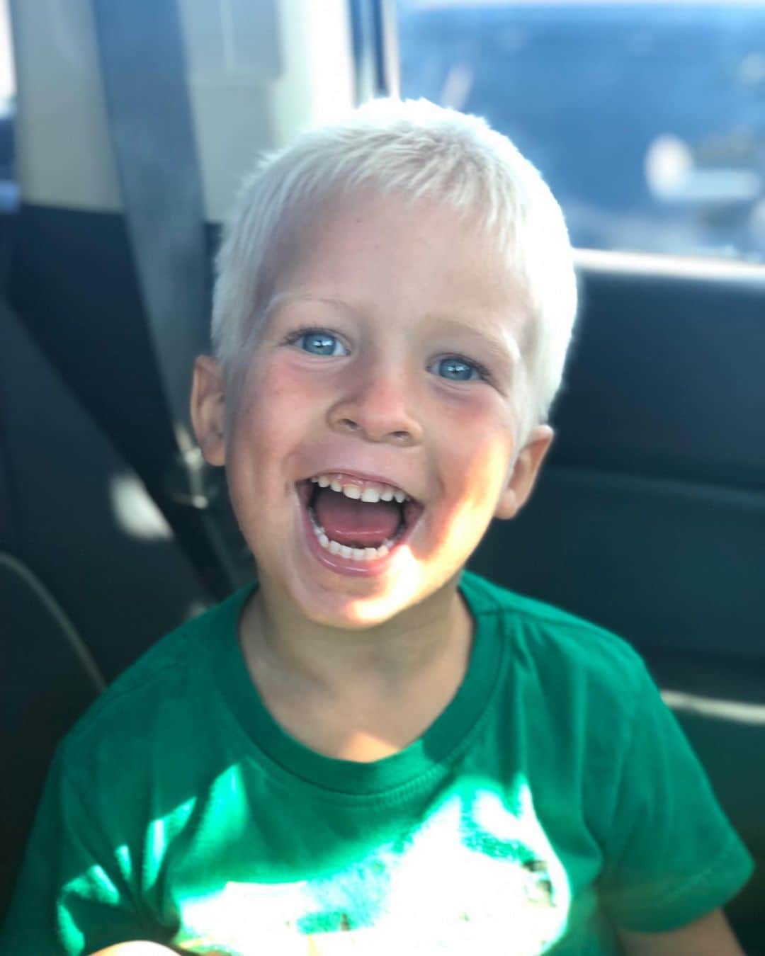Bethany Hamiltonさんのインスタグラム写真 - (Bethany HamiltonInstagram)「Celebrating our sweet Tobias today as he turns 4 years old!!! He is an absolute joy, and he has definitely brought light and pure love into our lives like I never could have imagined!!! Thanks be to God!!! Today is also when motherhood got sooo real in the most incredible way, birthing this amazing kid!!! Cheers to life with this beautiful boy!!! 🥳🤗👼🏽」6月2日 3時07分 - bethanyhamilton