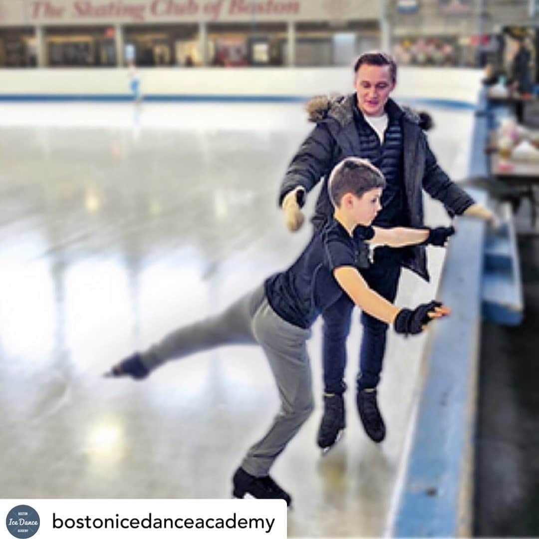 マイケル・ブラマンテのインスタグラム：「Can you guess who this is? He’s really grown up a lot in 2 years! Follow @bostonicedanceacademy for the latest in coaching news.  @skatingclubbos  #bida #bostonicedance #icedance #skatingclubofboston #scob #figureskating #skating #iceskating #boston #coaching #coach #teacher」