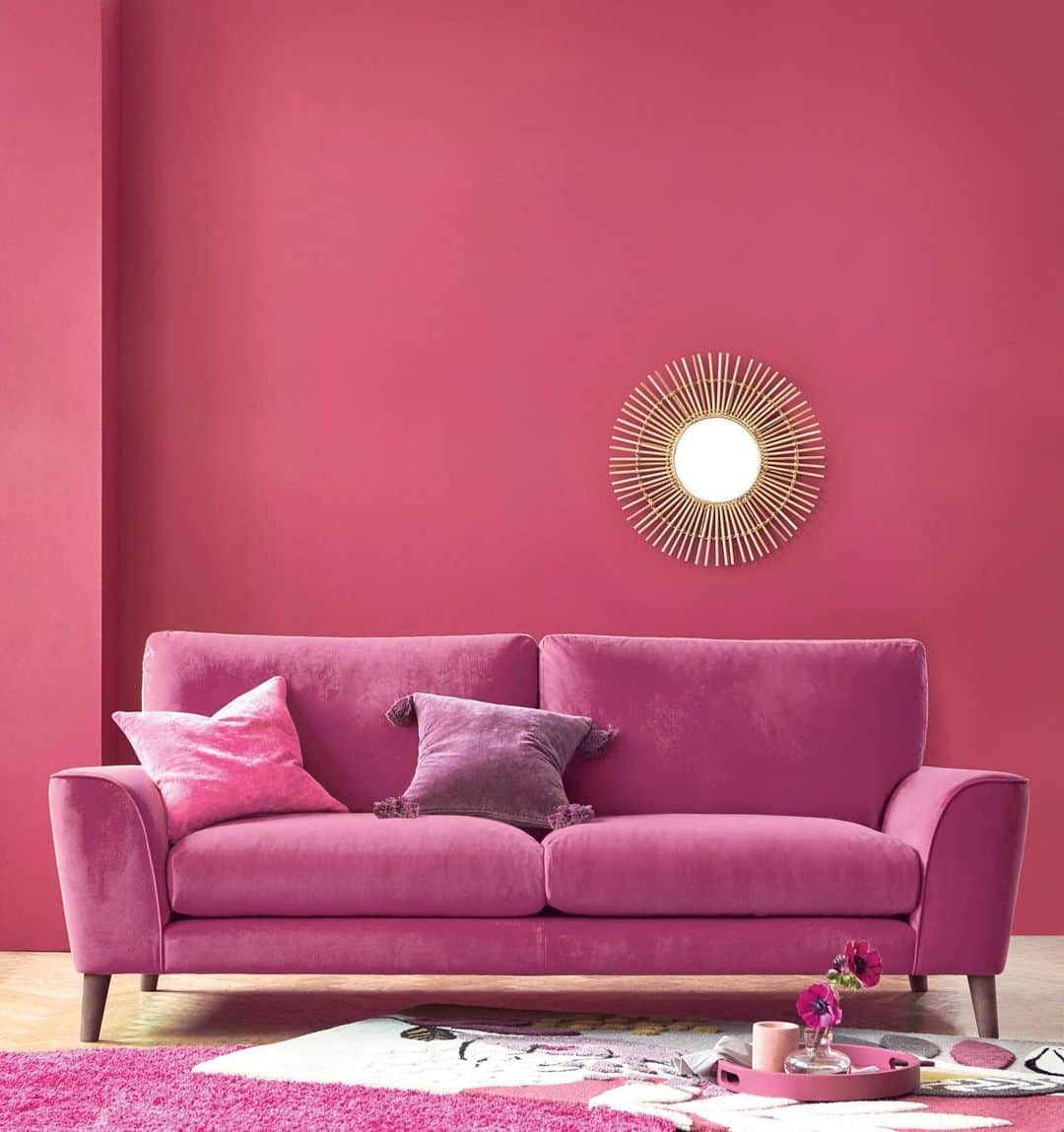 Nextさんのインスタグラム写真 - (NextInstagram)「Pink is fast becoming a popular choice for the home! 💗Are you brave enough to embrace pink-on-pink? If not, dip your toe into the trend by creating a statement wall or invest in a colour pop sofa - and keep everything else neutral ✨🔍 Brooklyn sofa. Paint: 564729 Mirror: 306853 Rug: 605947 Cushions: 338928 & 607834. #home #homeware #pink #homeinterior #interior #homedecor #decor #nexthome #bright #trend」6月2日 3時43分 - nextofficial