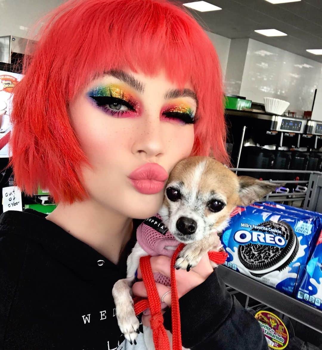 NYX Cosmeticsさんのインスタグラム写真 - (NYX CosmeticsInstagram)「@caitmarks completes this #rainbow glam with our Powder Puff Lippie in 'Puppy Love' 💋🐶 || #proudartistryforall #nyxcosmetics #nyxprofessionalmakeup #crueltyfreebeauty」6月2日 3時59分 - nyxcosmetics
