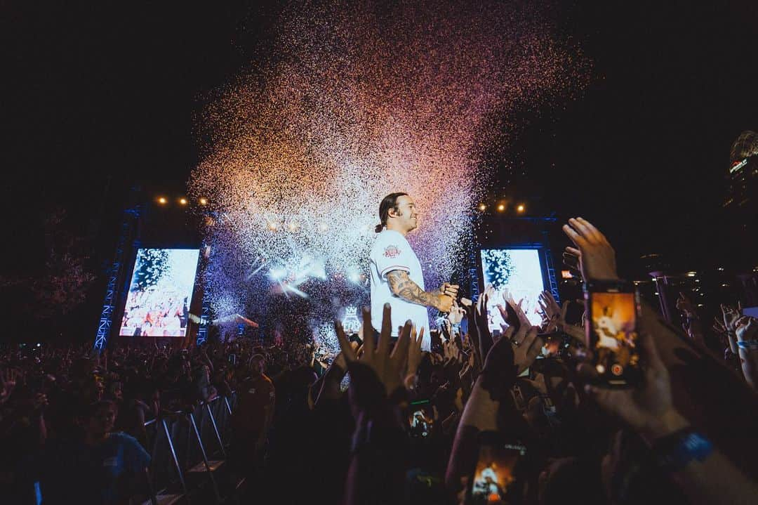 フォール・アウト・ボーイさんのインスタグラム写真 - (フォール・アウト・ボーイInstagram)「the boys were back in town for @bunburyfestival」6月2日 4時36分 - falloutboy