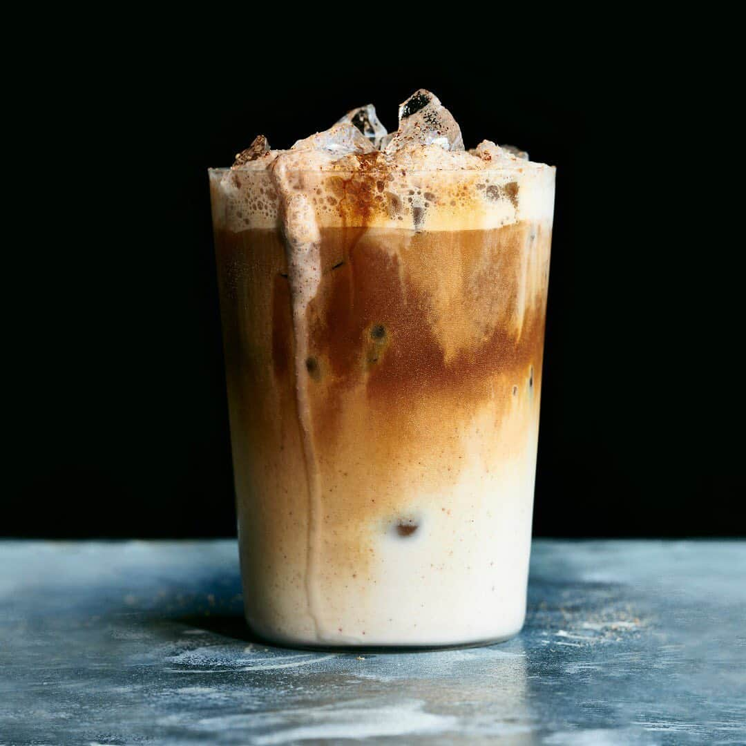 ニューヨーク・タイムズさんのインスタグラム写真 - (ニューヨーク・タイムズInstagram)「Behold the Dirty Horchata. Could this be the drink of the summer?  @kierawrr adapted this mega-popular, fantastic recipe from Los Angeles's @guisados, which makes it with condensed milk and a shot of cold brew concentrate. The chain sells up to 700 a day, so luckily our recipe feeds a crowd. Make your own with the @nytcooking recipe link in our profile. Photo by @dmalosh.」6月2日 4時47分 - nytimes