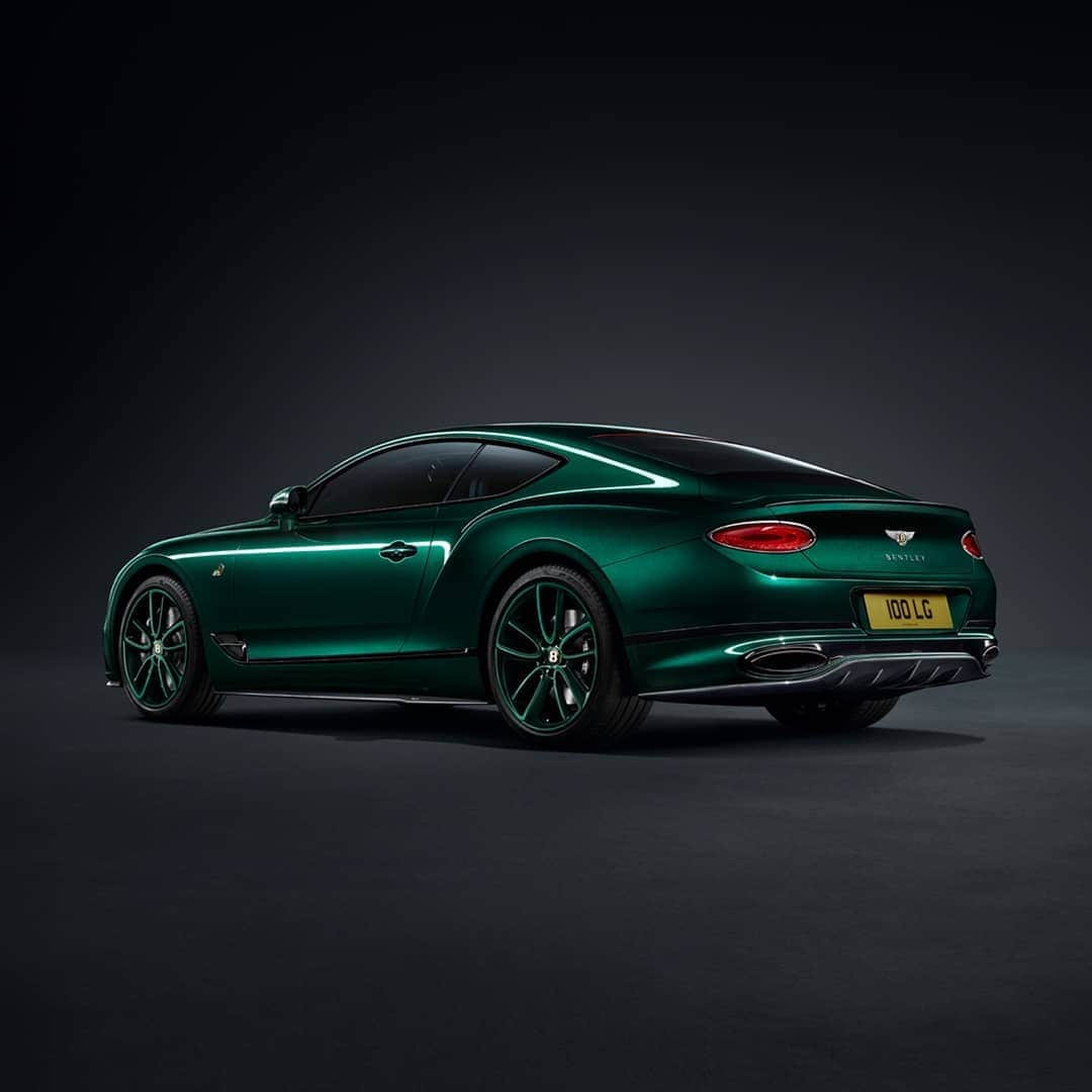 ベントレーさんのインスタグラム写真 - (ベントレーInstagram)「The #ContinentalGT Number 9 Edition by #Mulliner takes the grand tourer’s styling to new heights with a first look at the new Viridian paint colour, a modern take on the traditional racing green. #Bentley100Years  Continental GT WLTP drive cycle: fuel consumption, mpg (l/100km) - Combined 20.8 (13.6). Combined CO2 – 308 g/km.」6月2日 5時03分 - bentleymotors