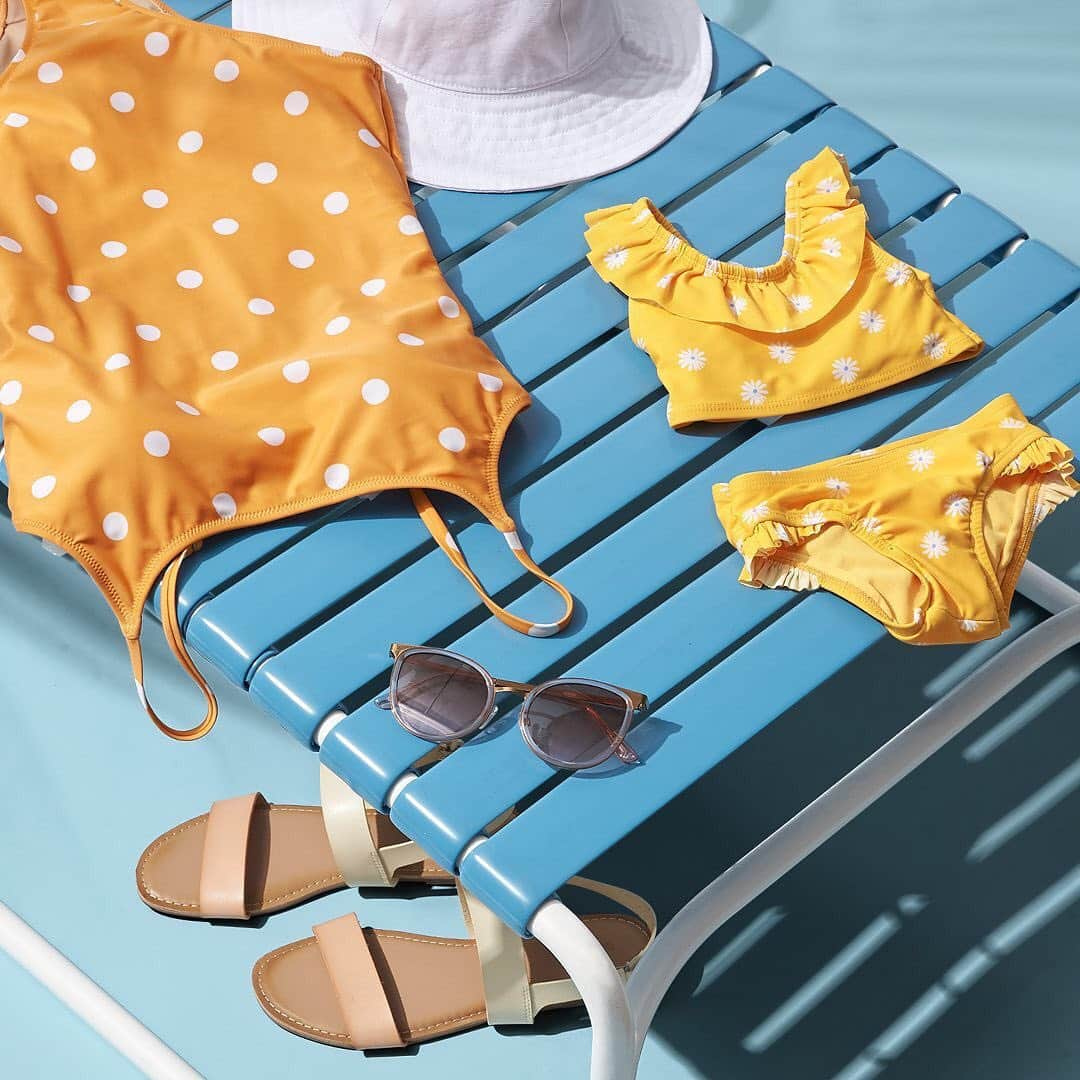 Old Navyさんのインスタグラム写真 - (Old NavyInstagram)「🎶 itsy bitsy teeny weeny yellow polka-dot bikini 🎶 . #oldnavystyle #mini❤️me #songsofsummer」6月2日 6時03分 - oldnavy