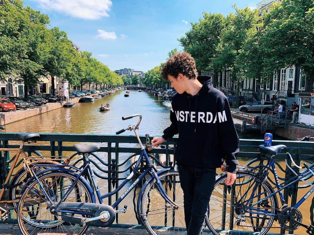 ヘイデン・サマーオールさんのインスタグラム写真 - (ヘイデン・サマーオールInstagram)「Amsterdam, Netherlands🔥✊🏻 i also kinda wanted that bike🤪」6月2日 6時54分 - haydensummerall