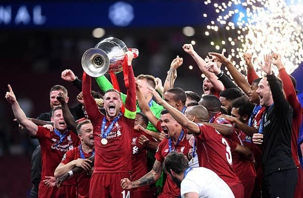 シモン・ミニョレさんのインスタグラム写真 - (シモン・ミニョレInstagram)「‪EUROPE IS RED! #TEAM #YNWA #SixTimes #ChampionsOfEurope ‬」6月2日 6時56分 - 22mignolet22