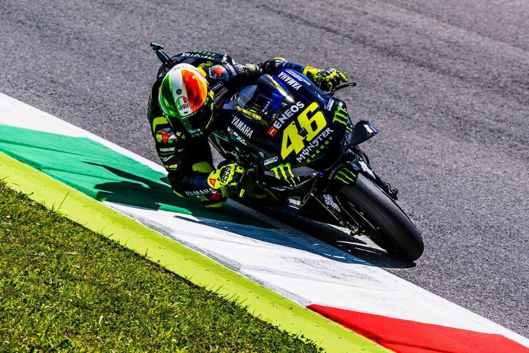 バレンティーノ・ロッシさんのインスタグラム写真 - (バレンティーノ・ロッシInstagram)「Mugello Circuit,Italy Saturday,official practice 📸 @gigisoldano @jesusrobledo @calloalbanese」6月2日 7時01分 - valeyellow46