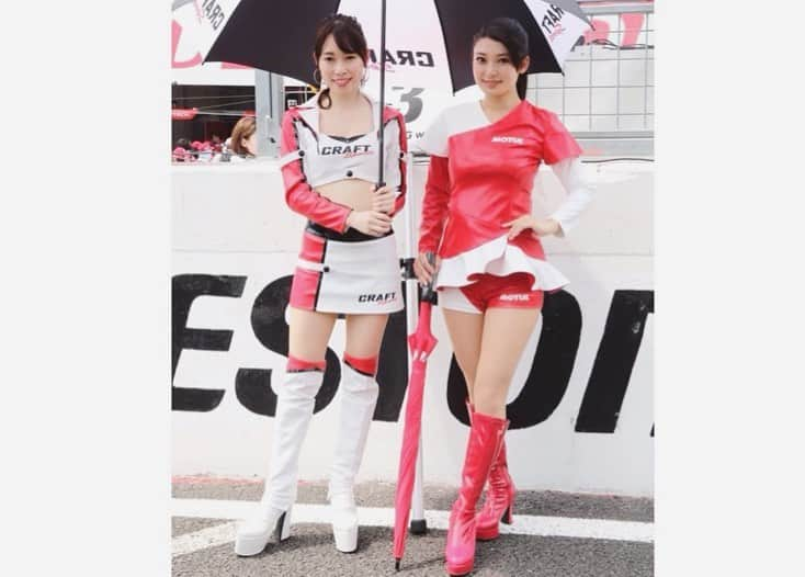 辻井美香さんのインスタグラム写真 - (辻井美香Instagram)「Good morning❤️ Super GT Rd.3 Memories . Day 2😘  次のレースは、6/29,30のタイでの開催です。３号車に熱い応援をよろしくお願いします。  The next one will be held in Thailand♡♡♡ Please support Car no.3 CRAFTSPORTS MOTUL GT-R!!! #sgt #supergt2019 #supergt #suzukacircuit #motulcircuitlady #NISMO #circuit #carracing #racequeen #japanesegirl #blacklonghair #followme  #ポニーテール #レースクイーン」6月2日 7時12分 - tsujii_yoshika