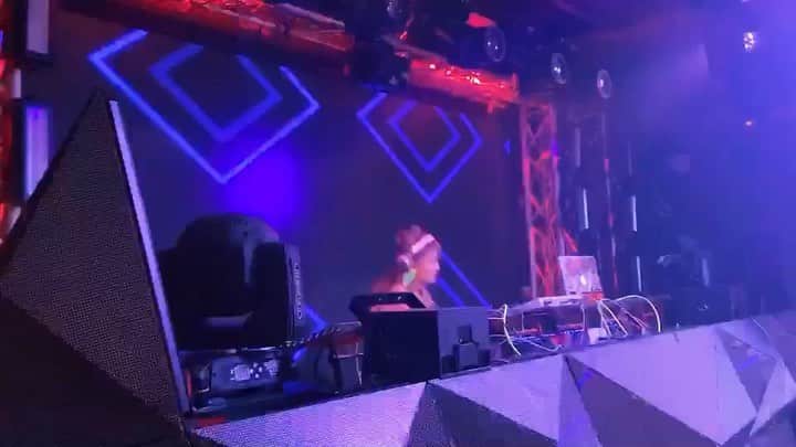 鈴木まりなのインスタグラム：「TGIF  ⁠⁠#dj #girlsdj #femaledj #asiandj #Japanesedj #djlife #djingismylife #djinglife #djlifestyle」