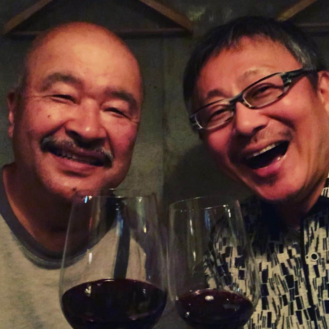 松尾貴史さんのインスタグラム写真 - (松尾貴史Instagram)「バーに偶然入って来られた、#経堂 の #串焼き 屋さん「 #㐂八 」のご主人。まさかここで遭えるとは。」6月2日 17時19分 - kitsch.matsuo