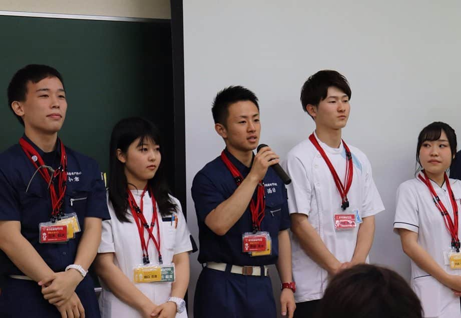 東洋医療専門学校さんのインスタグラム写真 - (東洋医療専門学校Instagram)「☺︎☺︎☺︎ . ＼ 🌼 学スタ研修 🌼 ／  part①🌱  #東洋医療専門学校 #東洋のぞき見 #学生スタッフ #学スタ #研修 #1年生 #自己紹介 #学科 #超えて #仲良しに #シミュレーション #ナイス #ホスピタリティ . #東洋 #医療 #専門学校 #新大阪 #歯科技工士 #救急救命士 #鍼灸師 #柔道整復師 #楽しい学校生活」6月2日 17時23分 - toyo_medical_college