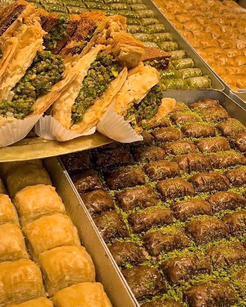 Coleen Garciaさんのインスタグラム写真 - (Coleen GarciaInstagram)「Only some of our food highlights from this trip 😍 Baklava after EVERY meal, guys....」6月2日 17時25分 - coleen