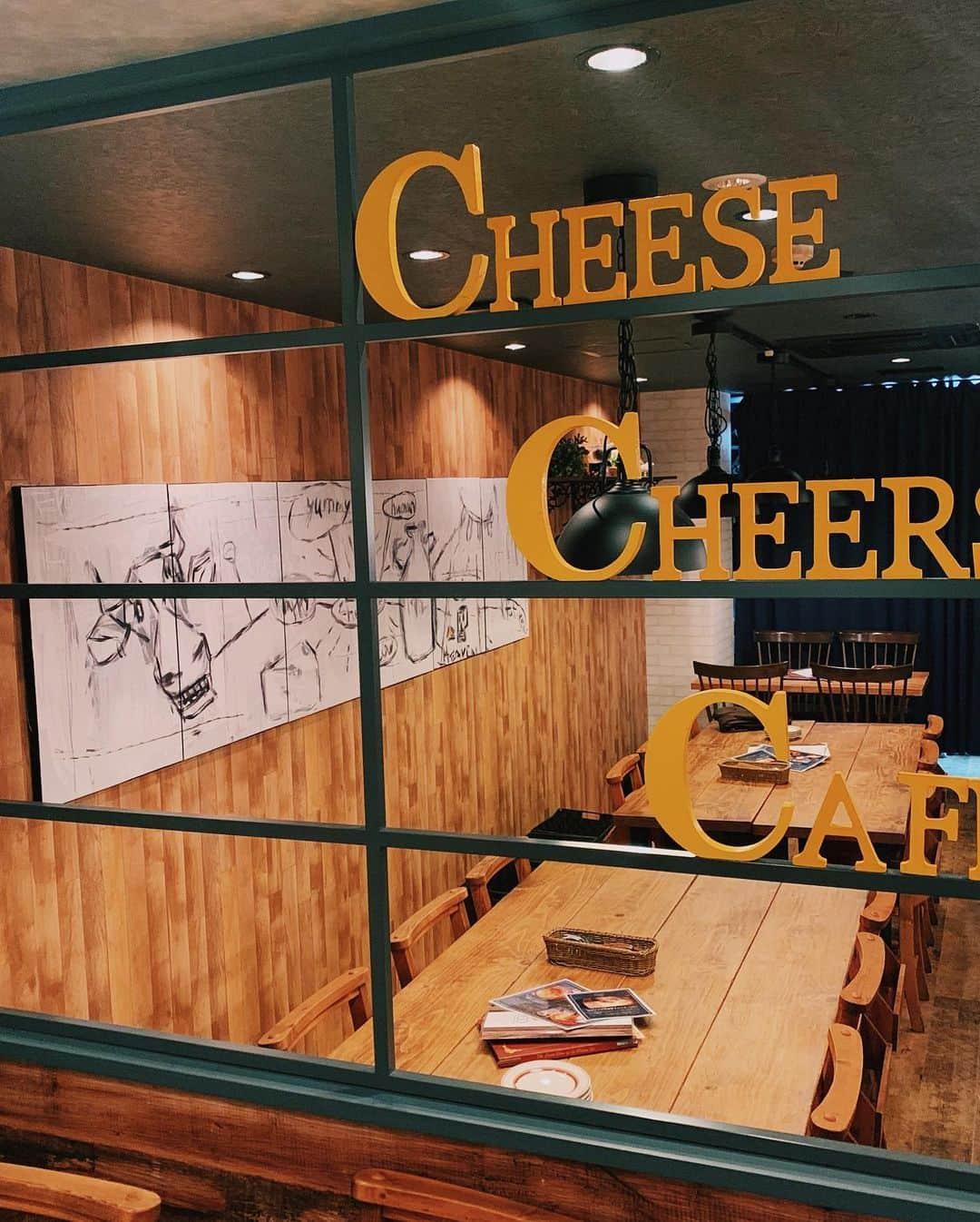 松本優さんのインスタグラム写真 - (松本優Instagram)「. . 今日は CheeseCheersCafe三宮へ🧀❤︎ @cccsannomiya . チーズ好きにはたまらないこちらのお店！ 自家製のチーズケーキ、チーズリゾットがもうたまらない。。。。 もうどっちも絶品＋新食感すぎてびっくり🔥🥺 ワインやおしゃれドリンクもたくさんあるので カフェでもディナーでも利用できる🥰 . . もうこの私の表情見てもらったらわかる！笑 . 本当に美味しすぎて、何回も大きい声で叫んでた笑笑 . 他の人の投稿もハッシュタグで調べてみて！めっちゃ美味しいってコメントが続出✨🤣 . 次はめい連れて行こーっと！笑 . #チーズチーズカフェ#CCC三宮#チーズ好きにはたまらない#チーズ好きと繋がりたい#三ノ宮カフェ#三ノ宮ランチ#関西グルメ#関西カフェ#チーズ#チーズケーキ#チーズリゾット#cheese#cafe」6月2日 18時16分 - matsumoto_yu